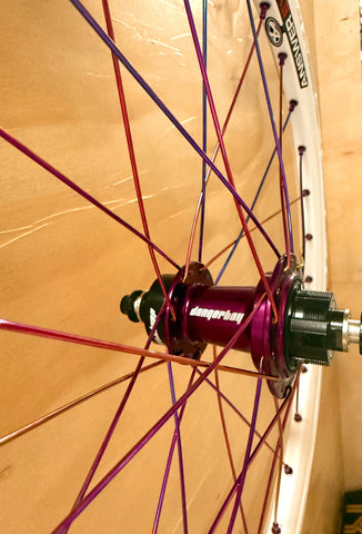 Expert 28h Answer/Dangerboy Wheelset White
